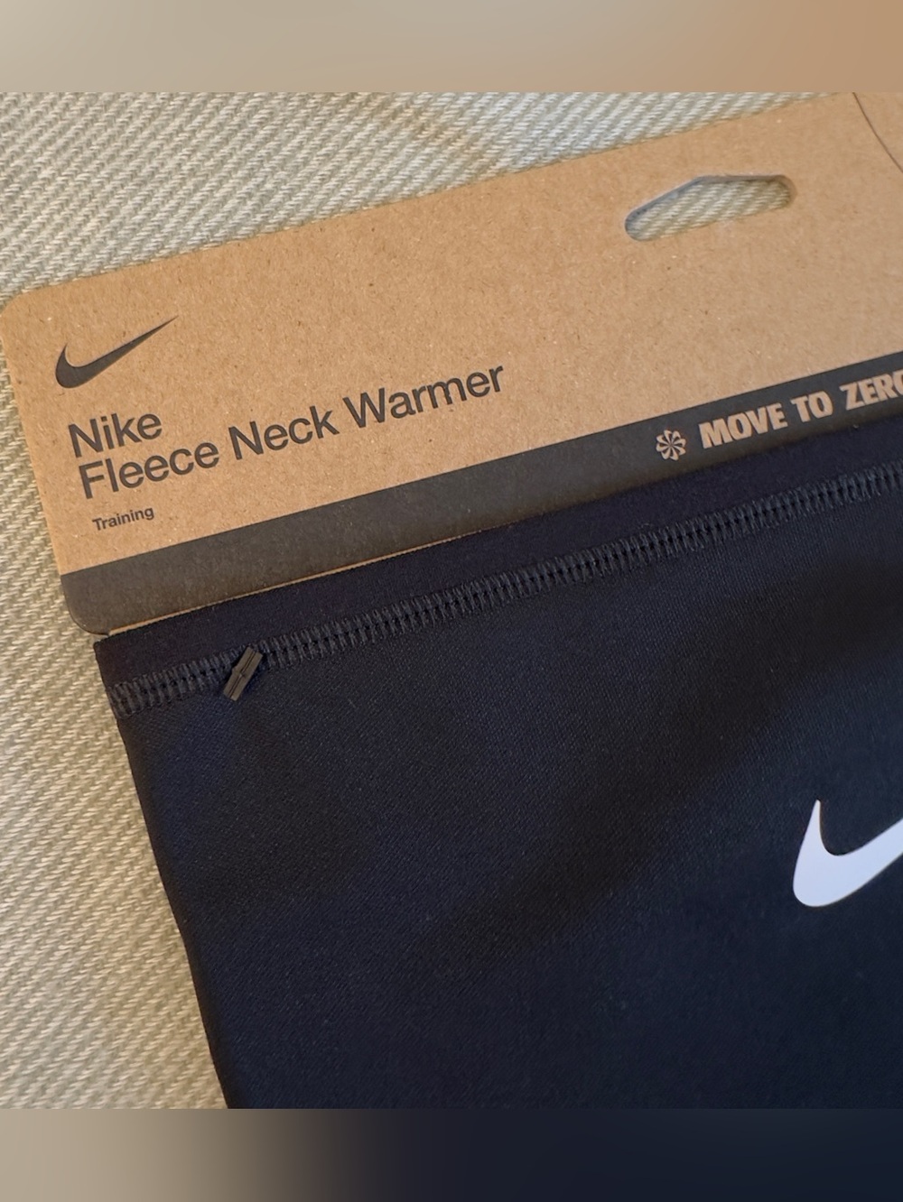 NIKE • men's fleece neck warmer.